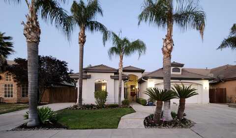 9438 Ann Avenue N, Fresno, CA 93720