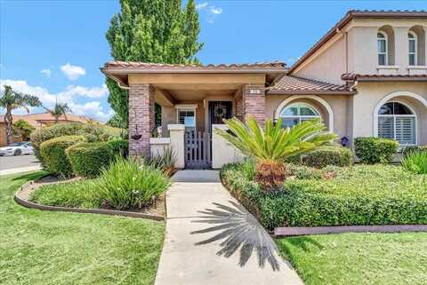 1281 Walter Avenue W, Fowler, CA 93625
