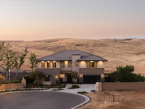 940 Terrace Place, Madera, CA 93636