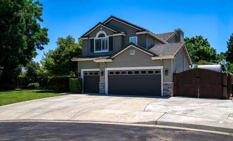1075 Jasmine Avenue N, Clovis, CA 93611