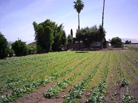 582 Academy Avenue N, Sanger, CA 93657