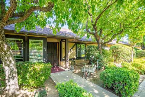 5072 Forkner Avenue N, Fresno, CA 93711