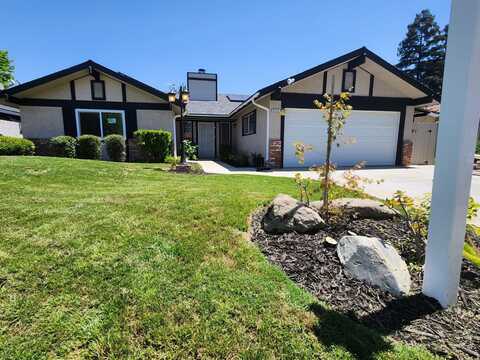 6536 Tracy Avenue N, Fresno, CA 93722