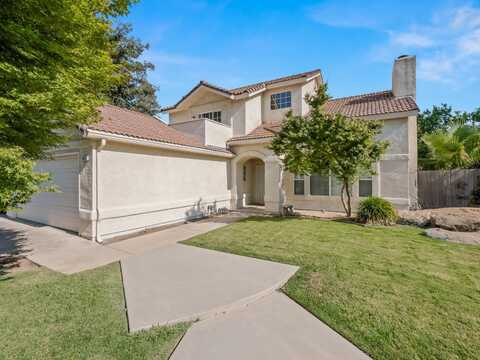 1523 Pryor Drive E, Fresno, CA 93720