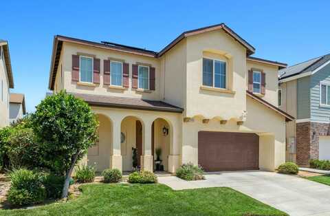 7452 Giavanna Avenue E, Fresno, CA 93737