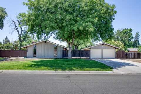 1904 Fairway Avenue S, Fresno, CA 93727