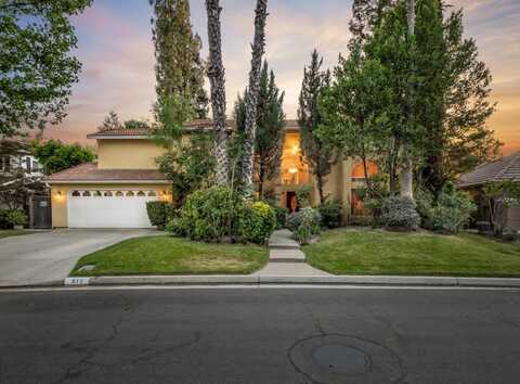 811 Country View Circle E, Fresno, CA 93730