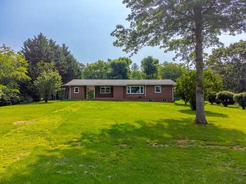 191 Rolling Green Drive, Sylva, NC 28779