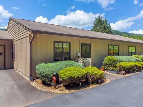 144a Woodside Villas Dr, Franklin, NC 28734