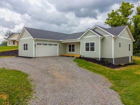 12 Gracie Rose St, Clyde, NC 28785