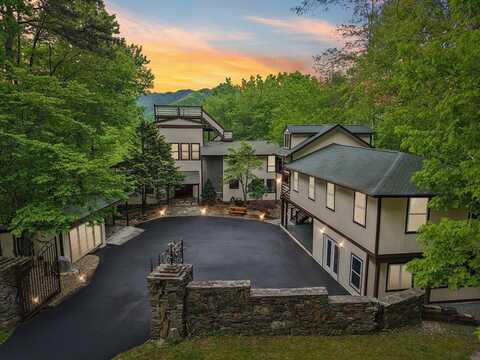 295 Dills Road, Bryson City, NC 28713