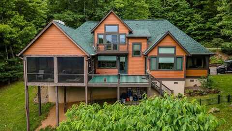 1562 Garnet Rd, Sylva, NC 28779