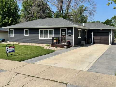 1216 N 24th St, Fort Dodge, IA 50501