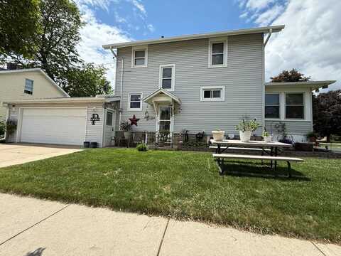 2063 Highland Park Ave, Fort Dodge, IA 50501