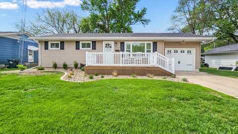 1012 1st St SE, Belmond, IA 50421