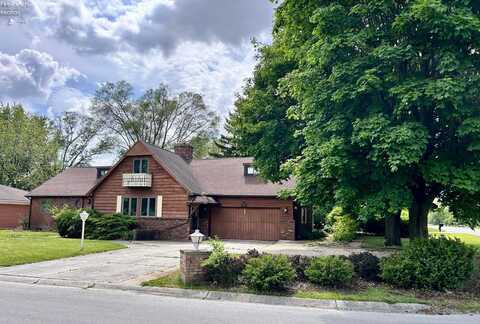 780 Angela Drive, Fostoria, OH 44830