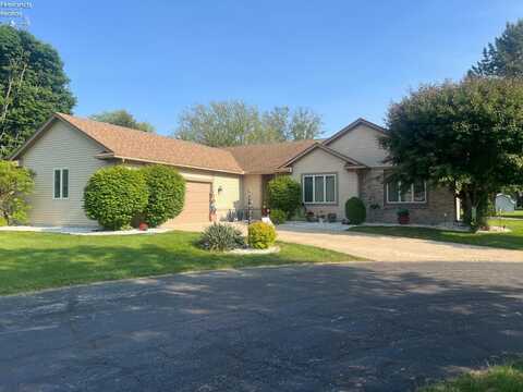 210 Briarwood Drive, Fremont, OH 43420