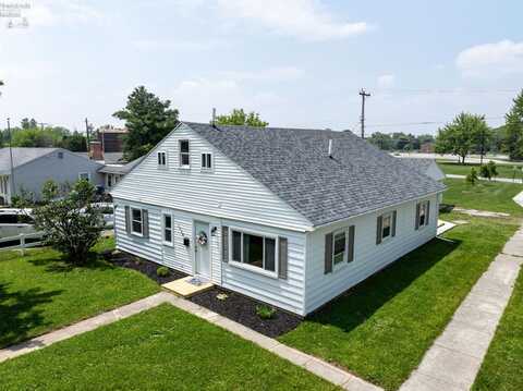 1320 Fleetwood Drive, Fremont, OH 43420
