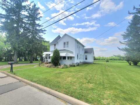 712 Lueke Avenue, Woodville, OH 43469