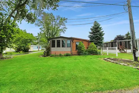 8098 E Rollie Dr, Marblehead, OH 43449