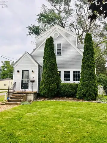 417 Harrison Street, Port Clinton, OH 43452
