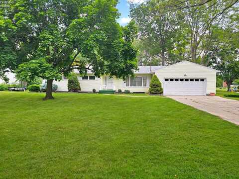206 Harvest Lane, Oak Harbor, OH 43449