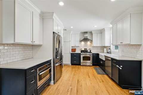 55 Ferndale Road, Caldwell, NJ 07006