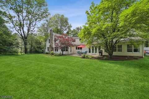 8 Culberson Rd, Bernardsville, NJ 07920