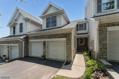 22 La Costa Drive, Clinton, NJ 08801