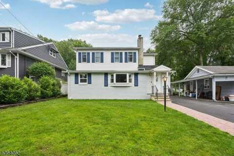 4 Lenape Trl, Wayne, NJ 07470