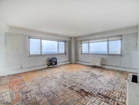 377 S Harrison St, East Orange, NJ 07018