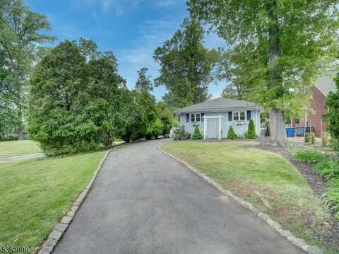 15 Lessing Rd, West Orange, NJ 07052