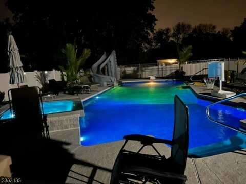 151 2Nd St, Franklin, NJ 08873