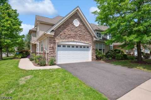 2 Fehervari Ct, Franklin, NJ 08873