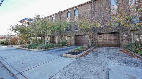 22 N Washington Ave, Margate City, NJ 08402