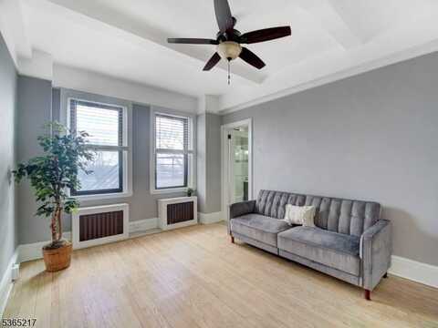 363 Mt Prospect Ave, Newark, NJ 07104