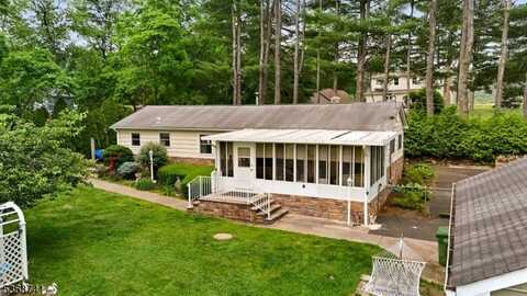 16 Hazen Rd, Mansfield, NJ 07840