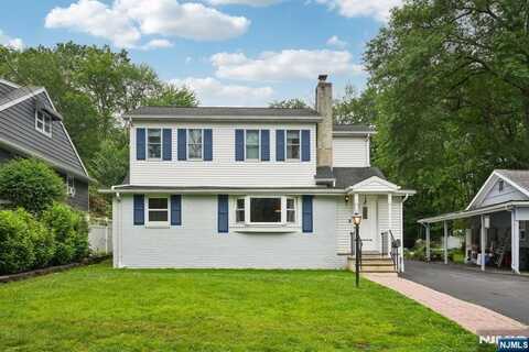 4 Lenape Trail, Wayne, NJ 07470