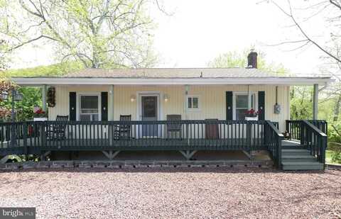2325 N DELAWARE DRIVE, EASTON, PA 18040