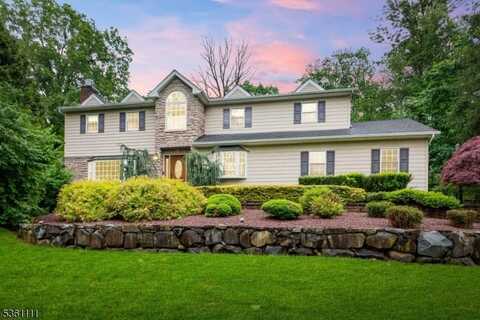 28 Sherbrook Dr, Berkeley Heights, NJ 07922