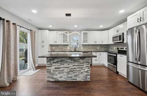 1717 SPENCER DRIVE, CROYDON, PA 19021