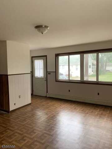 51 Gladys Ave, Manville, NJ 08835