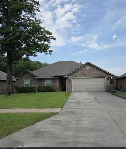 6208 Ironwood LN, Fort Smith, AR 72916