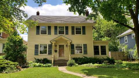 447 Englewood Court, Fort Wayne, IN 46807