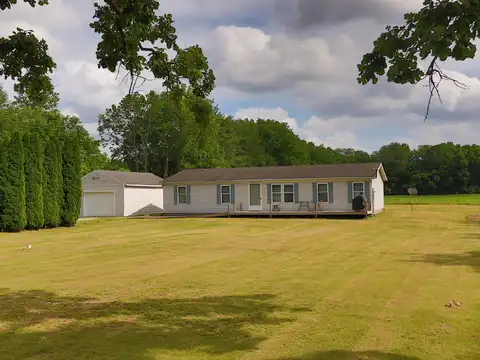 9347 W State Rd 14 Highway, South Whitley, IN 46787