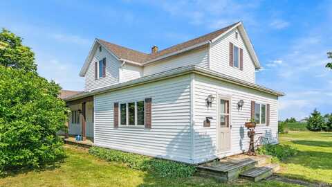 5686 S Warren Road, Warren, IN 46792