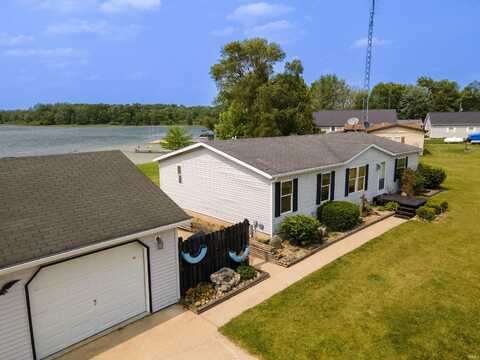 880 Ln 301 Barton Lake, Fremont, IN 46737