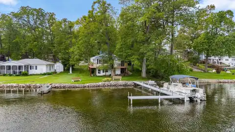 9055 E 480 S, Wolcottville, IN 46795