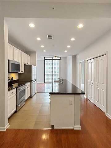 3040 Peachtree Road NW, Atlanta, GA 30305