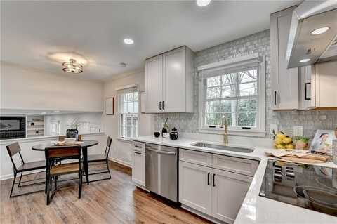 1450 CEDARHURST Drive, Dunwoody, GA 30338